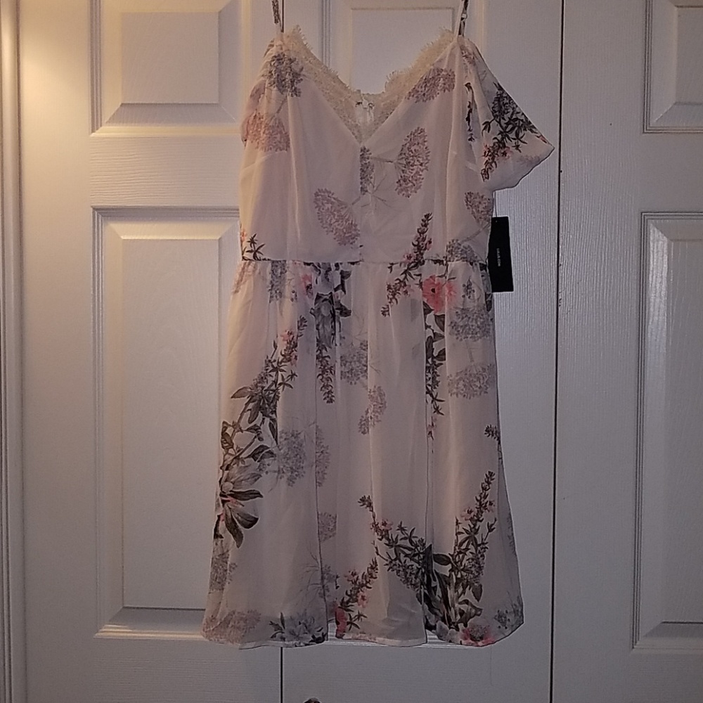 NWT Lulu's floral cold shoulder dress